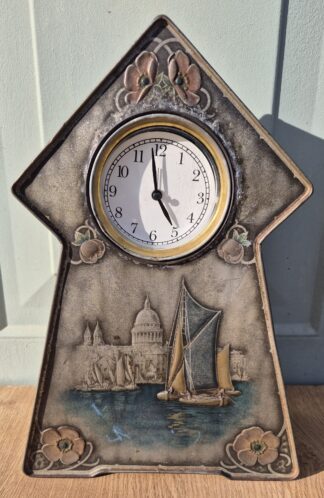 Victory V Clock Tin (ZG)